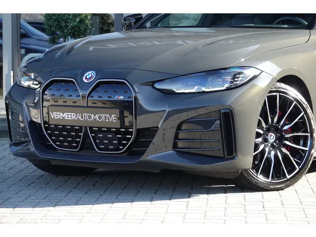 BMW i4 M50 High Executive 84 kWh | Schuif\Kanteldak | M Zetels | H&K | Memory | HUD | ACC | 20 Inch...