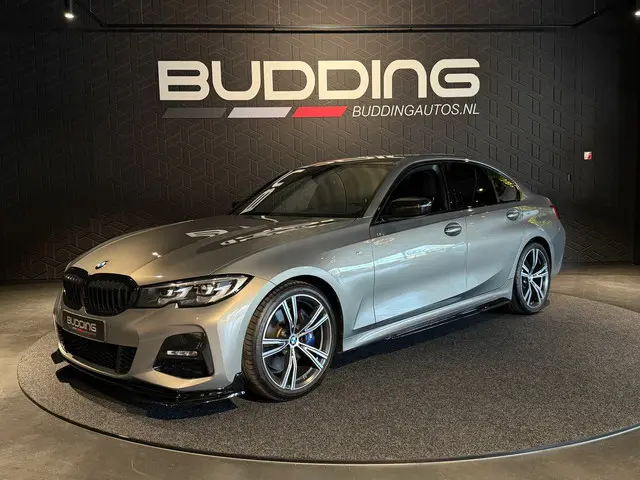 BMW 3-serie 330i Exe Edition | M-performance | CarPlay |