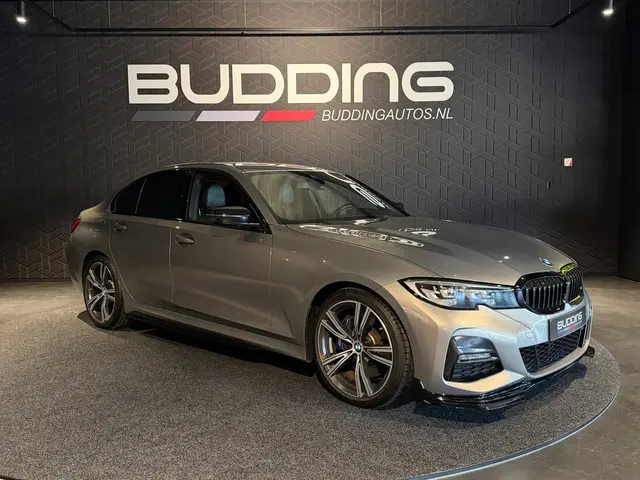 BMW 3-serie 330i Exe Edition | M-performance | CarPlay |