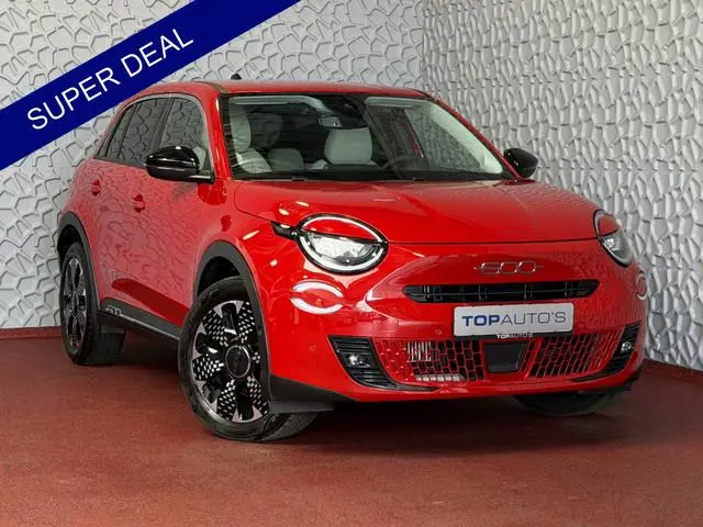 Fiat 600 1.2 HYBRID LA PRIMA CAMERA CARPLAY ADAP.CRUISE STOELVERW. ELEK.KLEP  LEER MASSAGE ELEK.STOE...