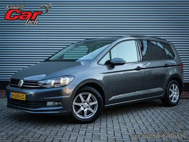 Volkswagen Touran 1.6 TDI SCR Connected Series 7p Clima | Cruise | Navi | Panoramadak | Trekhaak | P...