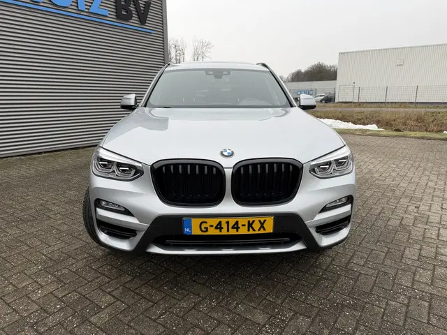BMW X3 sDrive20i High Executive xLine Panoramadak Trekhaak Lederen interieur Achteruitrijcamera Stuu...