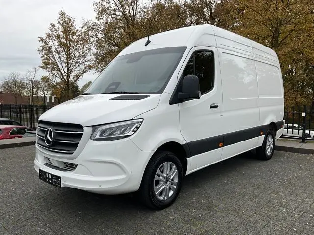 Mercedes-Benz Sprinter 317  L2H2 RWD 3.5T AHK Stoelverw. Voorruitverw. | Leder