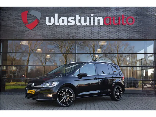 Volkswagen Touran 1.5 TSI Highline 7p , Adap. cruise, Trekhaak, Carplay, Stoel/stuurverwarming,