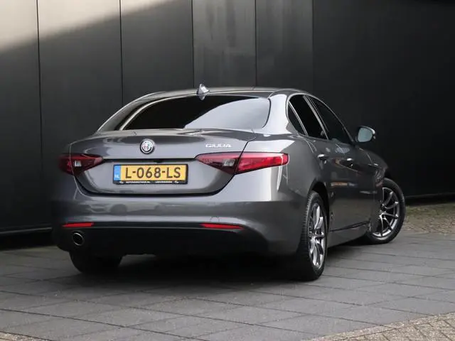 Alfa Romeo Giulia 2.2 LEER | NAVI |  CRUISE | CAMERA |