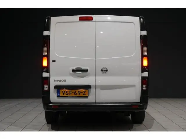 Nissan NV300
