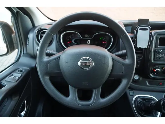Nissan NV300