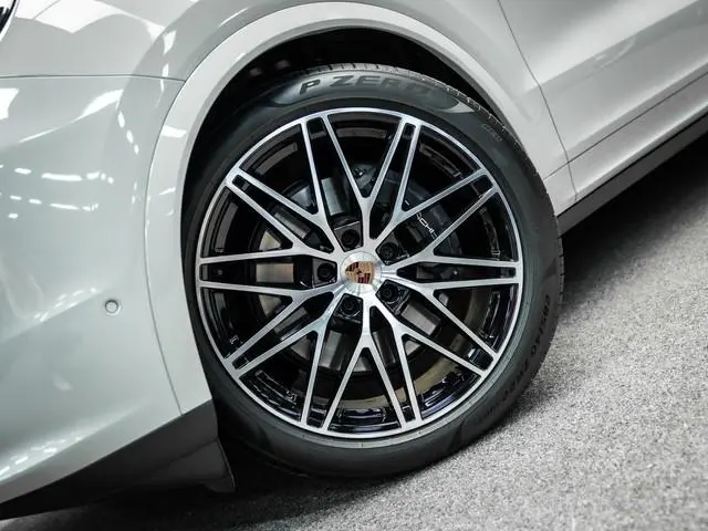 Porsche Cayenne Coupé 3.0 E-Hybrid Black Edition
