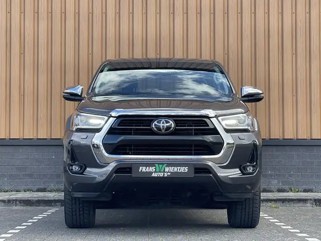 Toyota HiLux 2.8 D-4D Double Cab Executive | 2 Zits | Apple Carplay | DAB | Camera Achter | Led dagr...