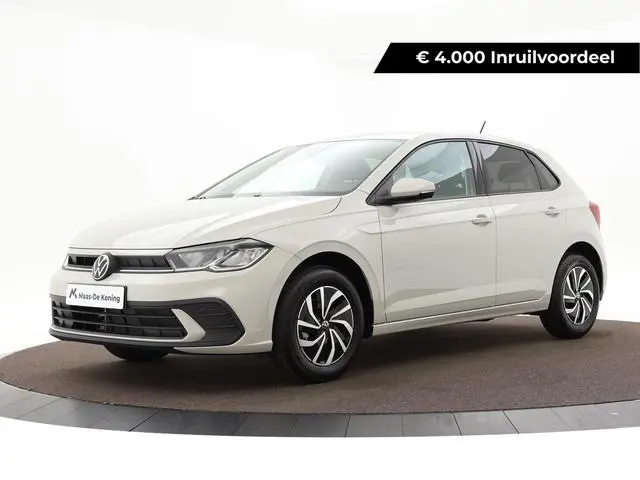 Volkswagen Polo Life Edition 1.0 TSI 95 pk 5 versn. Hand · Achteruitrijcamera · regensensor ·