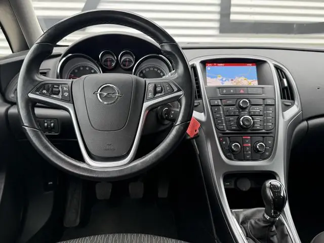 Opel Astra Sports Tourer 1.4 Turbo Blitz 1e Eigenaar|Navi|Airco|Cruise|Trekhaak|PDC|Dealer Onderhoud...