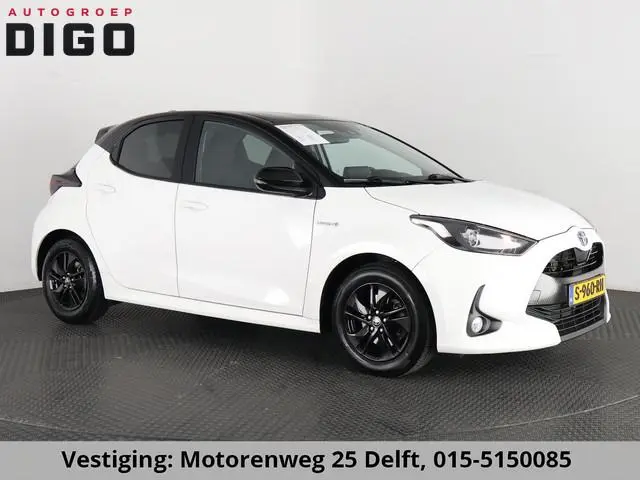 Toyota Yaris 1.5 HYBRIDE BI-TONE SPORT GARANTIE 6-2031 . ADAPTIEVE CRUISE CONTROL . DEALER ONDERHOUD...