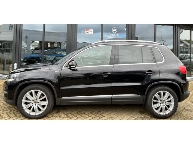 Volkswagen Tiguan 1.4 TSI LIFE 122PK | Trekhaak | Stoelverwarming | Climate Control | Parkeersensore...