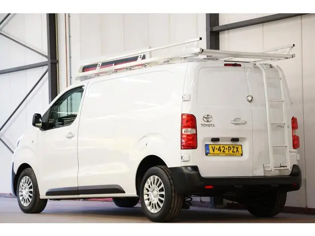 Toyota PROACE Worker 2.0 D-4D Live L2H1 LANG AUTOMAAT
