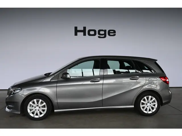 Mercedes-Benz B-klasse 180 Ambition Automaat Airco Navigatie LED Trekhaak Rijklaarprijs Inruil Mogel...