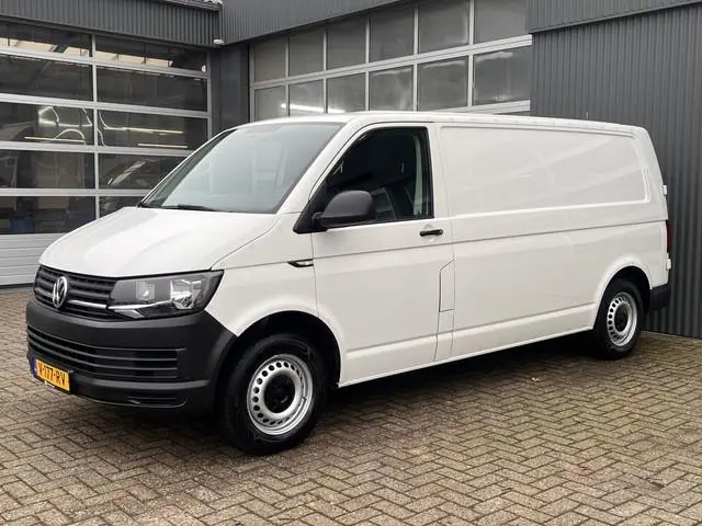 Volkswagen Transporter 2.0 TDI L2H1 Airco Cruise controle Kastinrichting Sortimo Parkeersensoren ach...