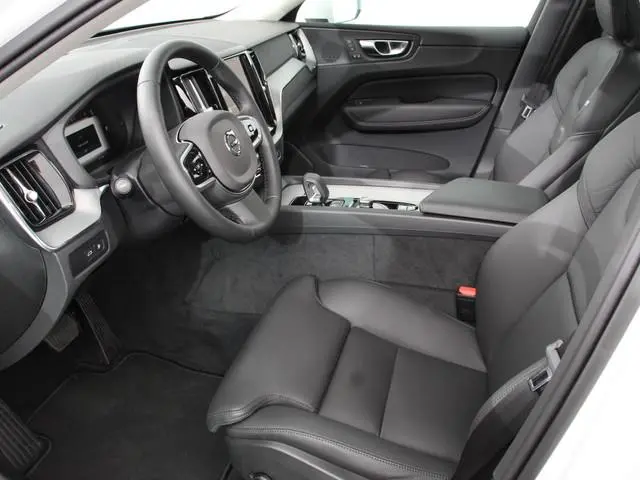 Volvo XC60 2.0 T6 Plug-in hybrid AWD Plus Bright 398pk Full LED Cruise Control + Pilot Assist Parkee...
