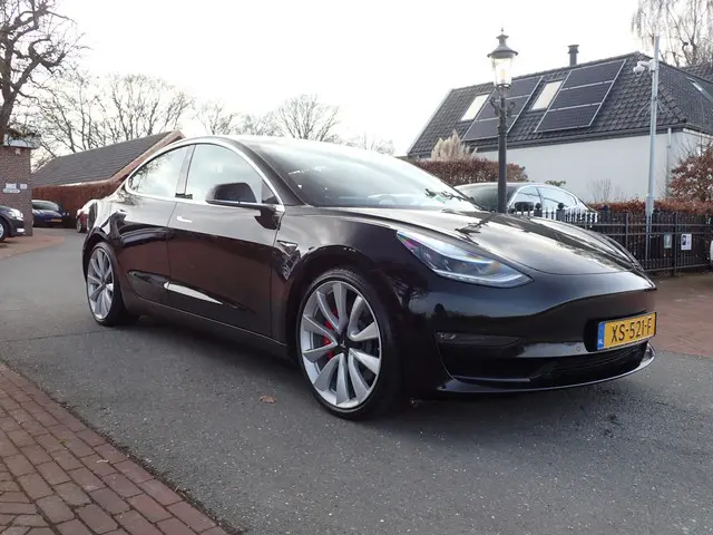 Tesla Model 3 Performance AWD 75 kWh / SOH 87% / AUTOPILOT / 20'' SPORT