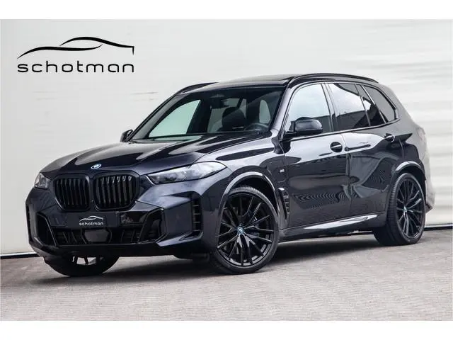 BMW X5 xDrive50e M-Sport  PRO, Carbon, Pano, Harman-Kardon, 22"  2024