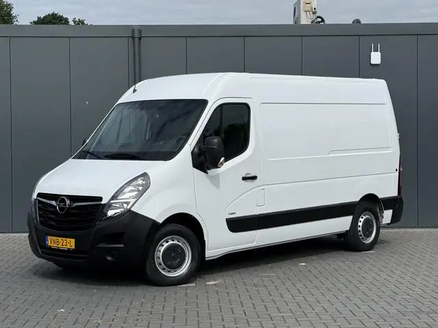 Opel Movano 2.3 Turbo 136 PK / L2H2 / INRICHTING / 1e EIG. / TREKHAAK / CAMERA / AIRCO / CRUISE / 3-...