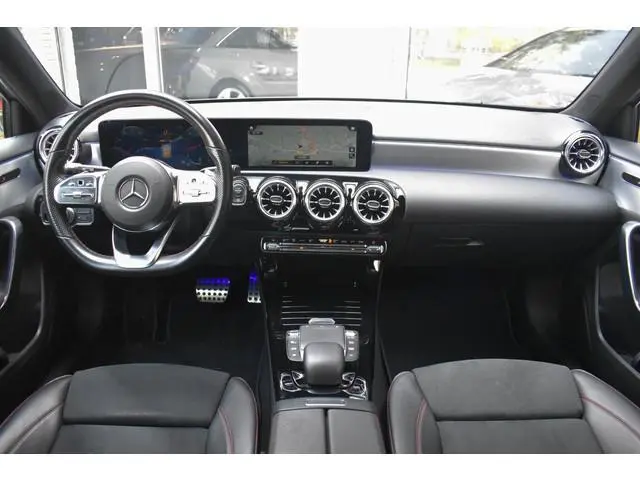 Mercedes-Benz A-klasse 180 AMG Pakket Sfeer Stoelverwarming Navi