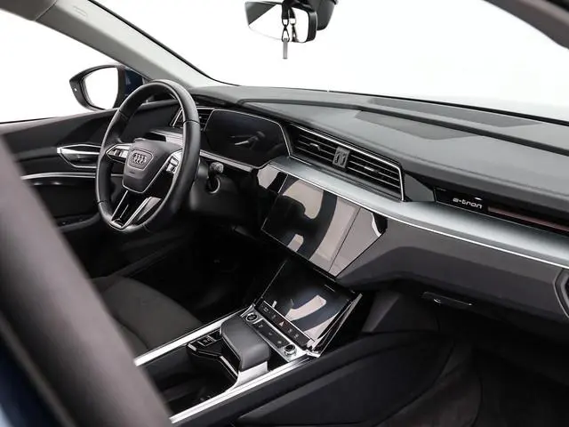 Audi e-tron 55 quattro Advanced edition 95 kWh 408pk · SOH 95,3% · Panoramadak · 360 Camera · 21"Vel...