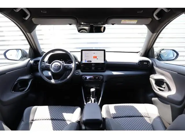 Toyota Yaris 1.5 Hybrid 130 Executive, Inruilpremie €2.000,- Stuur & Stoel verarming, BSM, Leder, Ca...