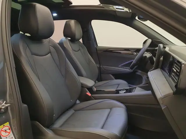 Volkswagen Tiguan 1.5 eHybrid 272pk DSG/AUT R-Line Wegklapbare trekhaak, Panoramadak, Harman/Kardon,...