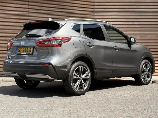 Nissan Qashqai 1.2 N-Connecta 360* Camera / Panodak / Navi / Clima / Keyless