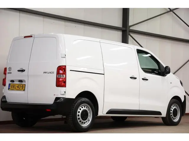 Toyota PROACE Worker 2.0 D-4D L2H1 2500KG TREKVERMOGEN