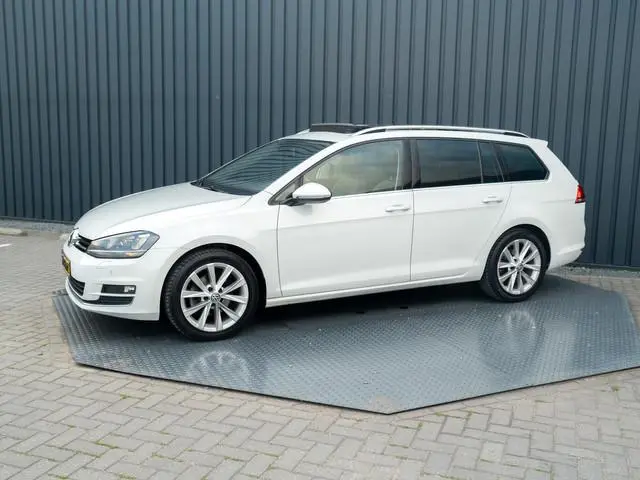 Volkswagen Golf Variant 1.4 TSI Highline | Panodak | Trekhaak wegkl. | Camera | Adapt. Cr. | Prijs R...