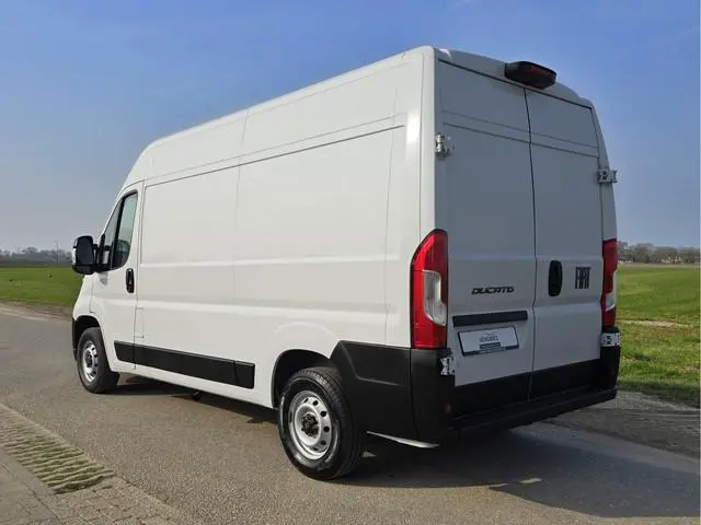 Fiat Ducato 35 2.2 MultiJet L2H2 - 140 Pk - Euro 6 - Groot Scherm - Navi - ParkeerCamera - Airco - C...