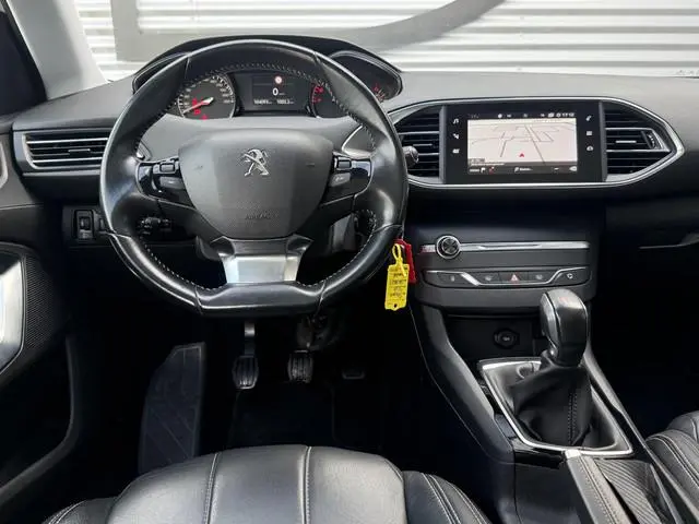 Peugeot 308 SW 1.2 PureTech Blue Lease Executive 2e Eigenaar|Navi|Clima|Cruise|Pano|Trekhaak|Carplay...