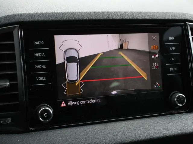 Skoda Karoq 1.5 TSI 150pk Automaat ACT Selection Navigatie Apple Carplay/Android Auto Camera Parkeer...