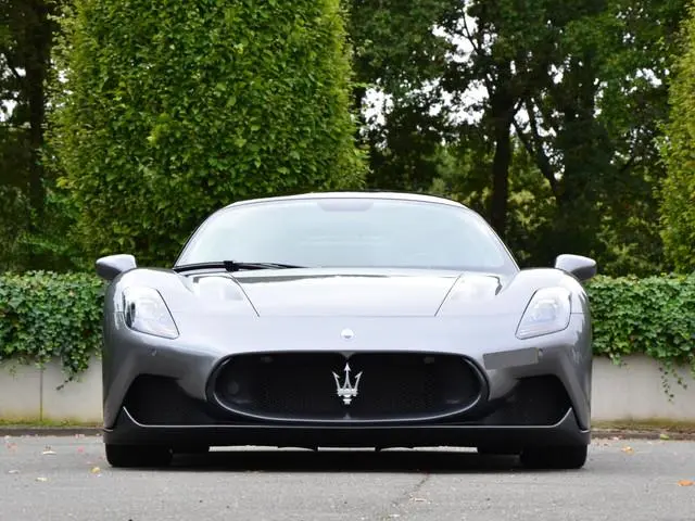 Maserati MC20