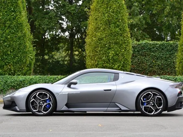 Maserati MC20