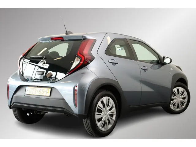 Toyota Aygo X 1.0 VVT-i MT Play Apple Carplay, Android auto, Parkeercamera