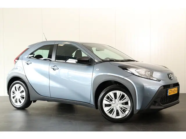 Toyota Aygo X 1.0 VVT-i MT Play Apple Carplay, Android auto, Parkeercamera