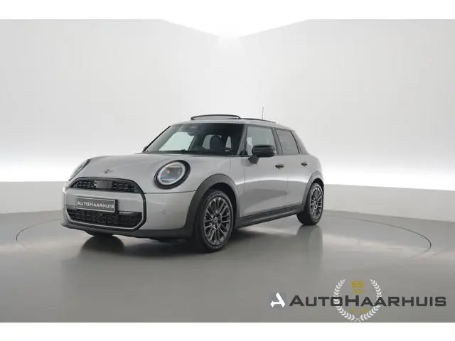 MINI 5-Deurs 1.5 Cooper C - Pakket L | Rijklaar! | S/K-Dak | HUD | Harman/Kardon | Cruise | Camera+P...