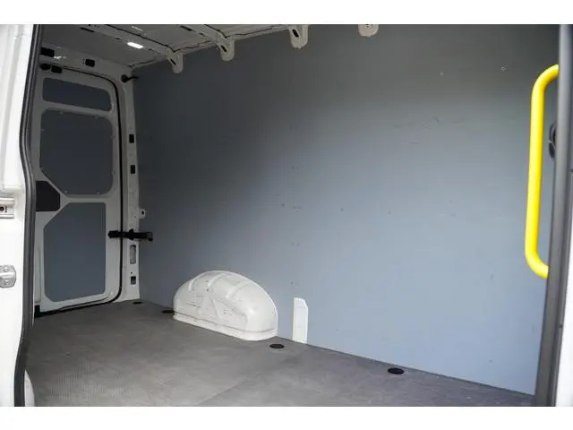Volkswagen Crafter 2.0 TDI 102PK L3H3 NAVI Trekhaak Airco Leder