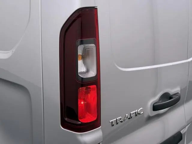 Renault Trafic 2.0 dCi 145 T29 L2H1 Luxe | Navigatie | Parkeer camera | Trekhaak