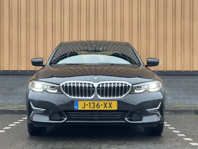 BMW 3-serie 318i High Executive Edition | Apple Carplay | Sfeerverlichting | Keyless Go | Stop&Go |...