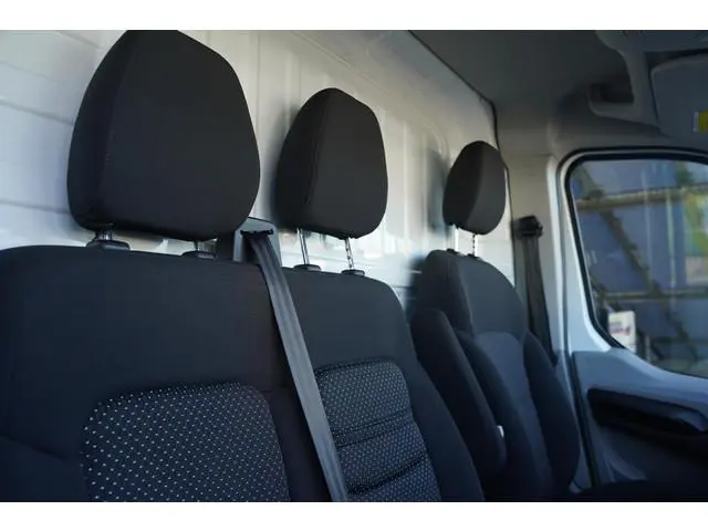 Maxus Deliver9