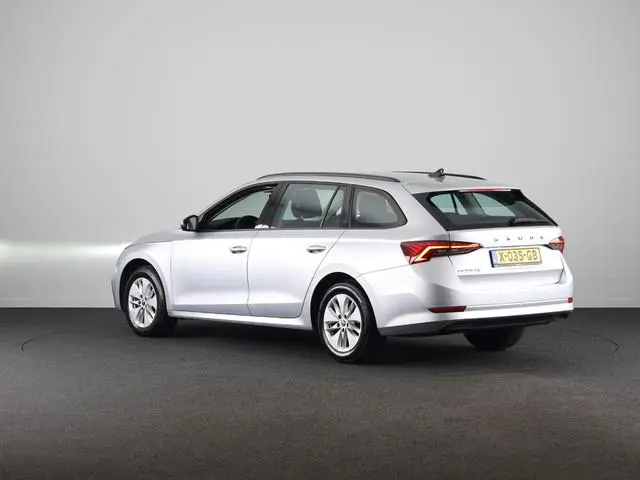 Skoda Octavia Combi 1.0 TSI Business Edition 110 pk | Verlengde garantie | Navigatie | Parkeersensor...