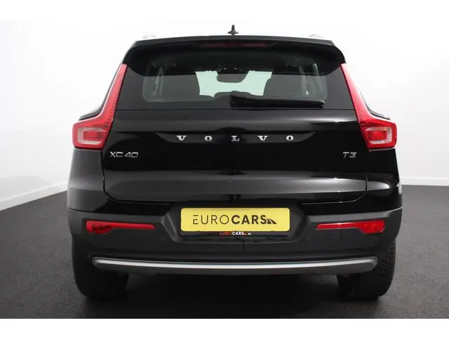 Volvo XC40 1.5 T3 163 pk Automaat Momentum Navigatie Apple Carplay Android Auto Parkeersensor achter...
