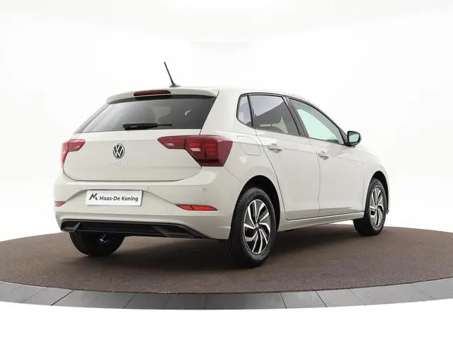 Volkswagen Polo Life Edition 1.0 TSI 95 pk 5 versn. Hand · Achteruitrijcamera ·