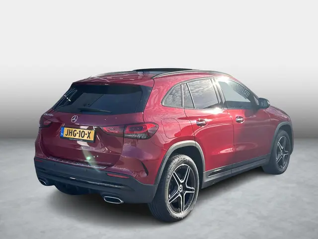 Mercedes-Benz GLA-klasse 250 e AMG Line | Panoramadak | Cruise Control | Stoelverwarming | Apple Car...