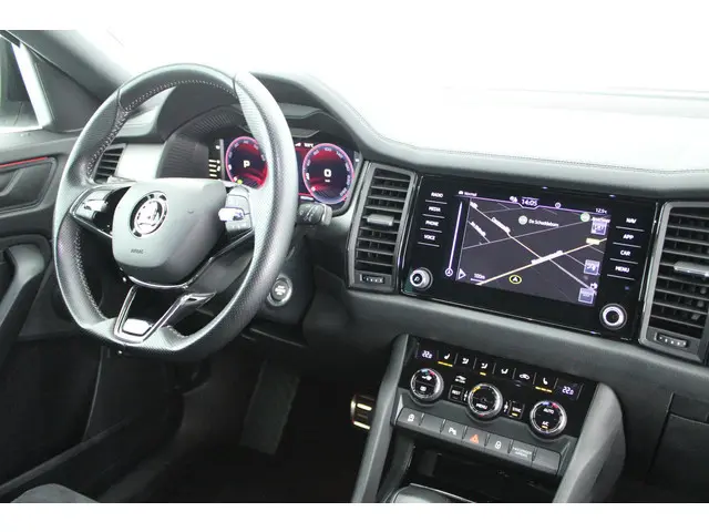 Skoda Kodiaq 1.5 TSI 150pk DSG Sportline Business 7Pers. Keyless Stoelverwarming Camera Memory Virtu...