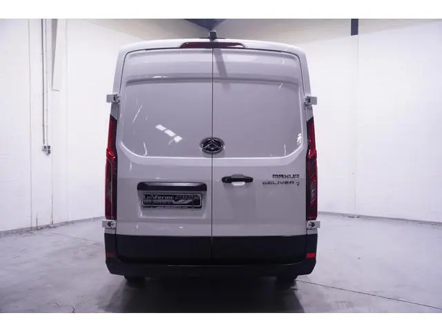 Maxus Deliver9