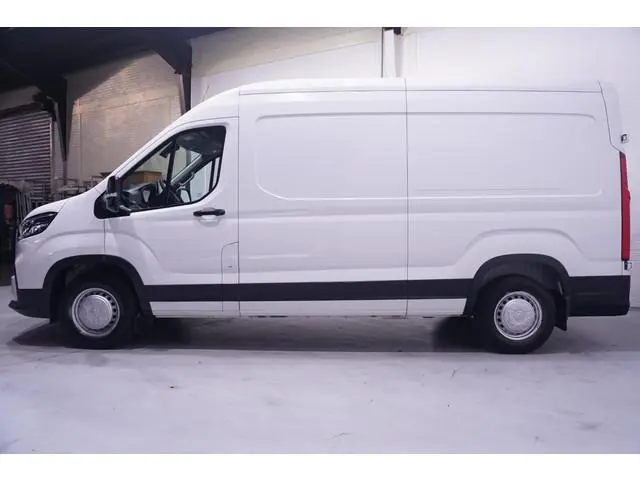 Maxus Deliver9